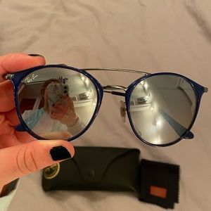 Round with bridge Ray Bans